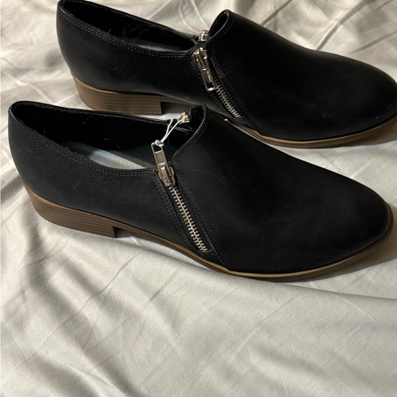 American Eagle Outfitters Black Ankle Boots with‎ Side Zippers - Picture 1 of 2